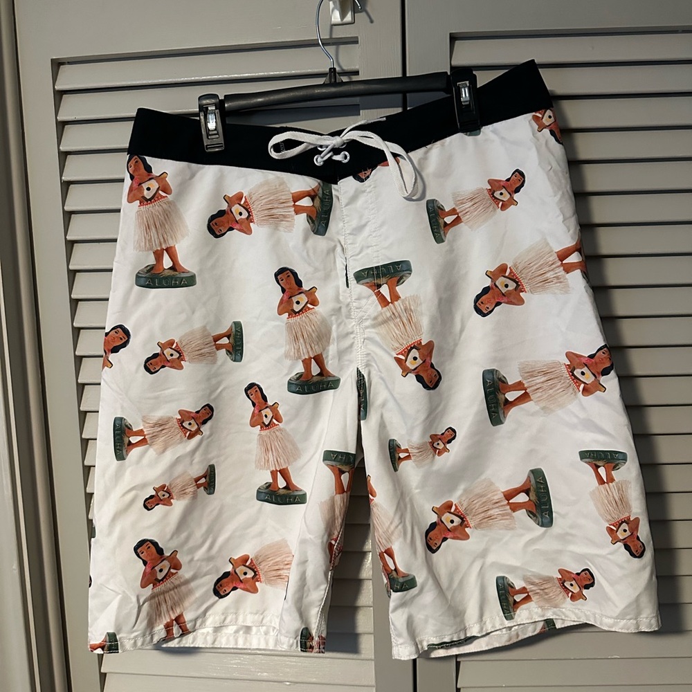 Like New Vans White and Black Board Shorts Size 36 Hula Girl